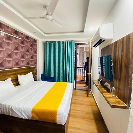 Bed and Breakfast Surya International Nowe Delhi Zewnętrze zdjęcie