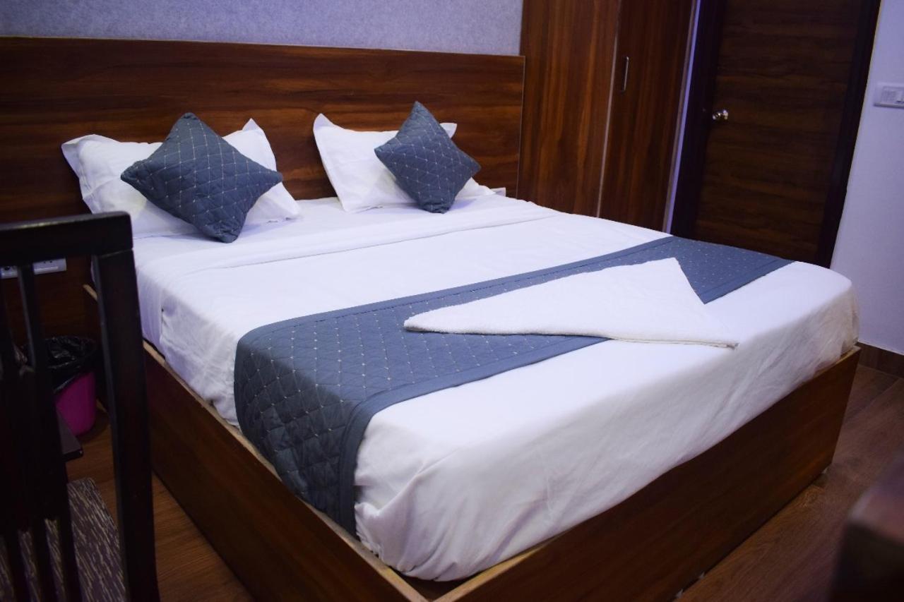 Bed and Breakfast Surya International Nowe Delhi Zewnętrze zdjęcie