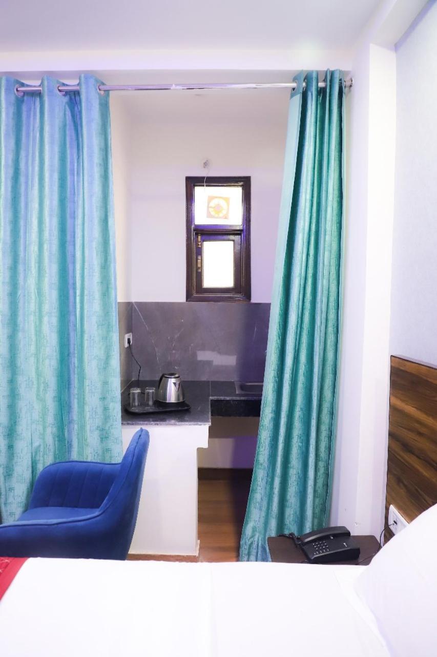 Bed and Breakfast Surya International Nowe Delhi Zewnętrze zdjęcie