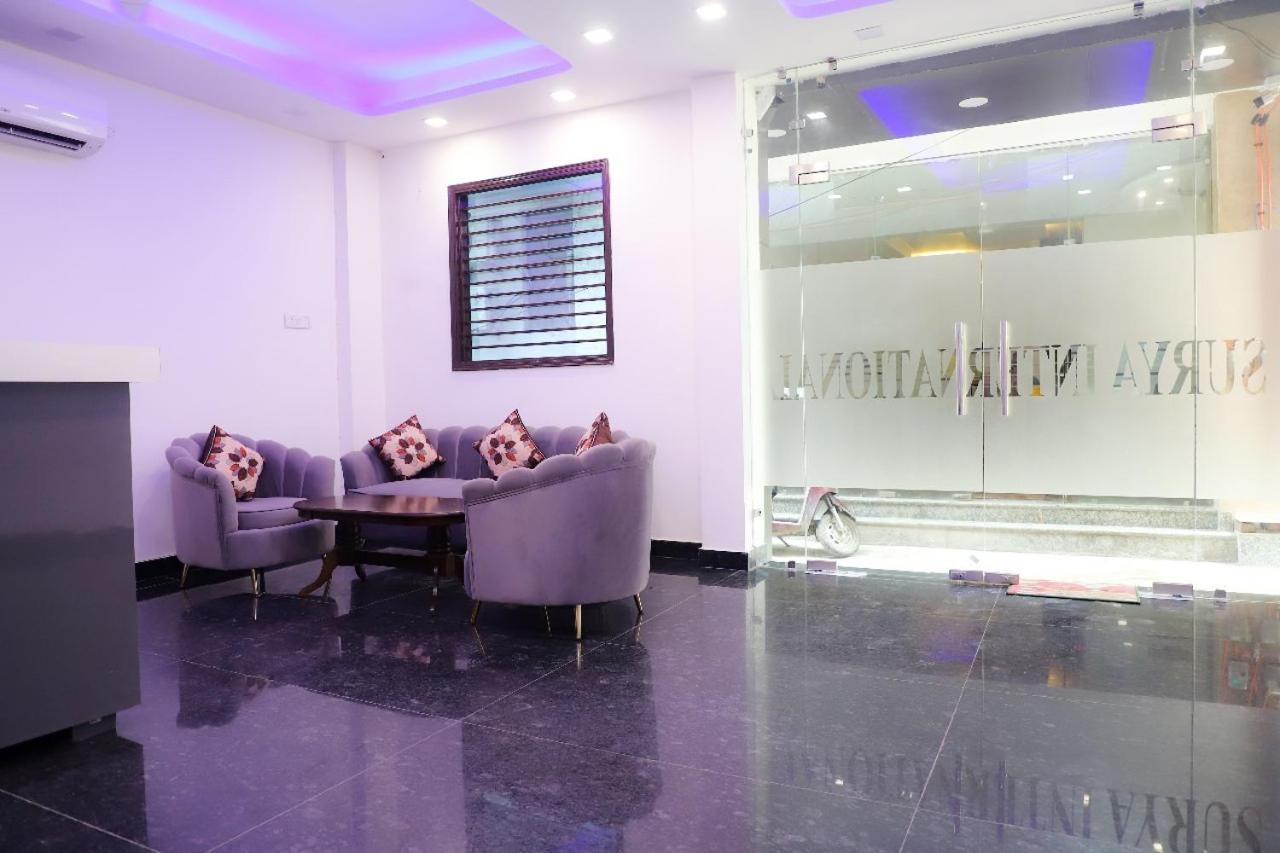 Bed and Breakfast Surya International Nowe Delhi Zewnętrze zdjęcie