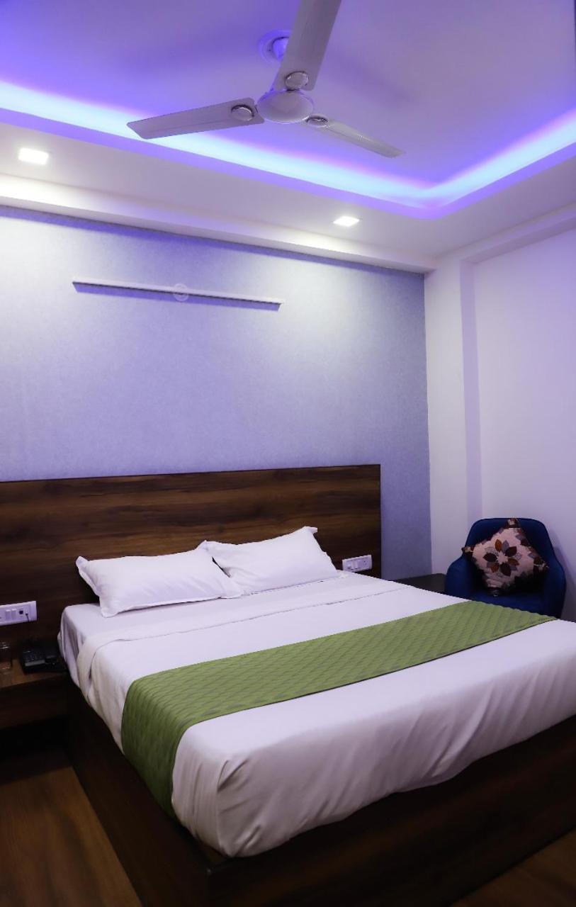 Bed and Breakfast Surya International Nowe Delhi Zewnętrze zdjęcie