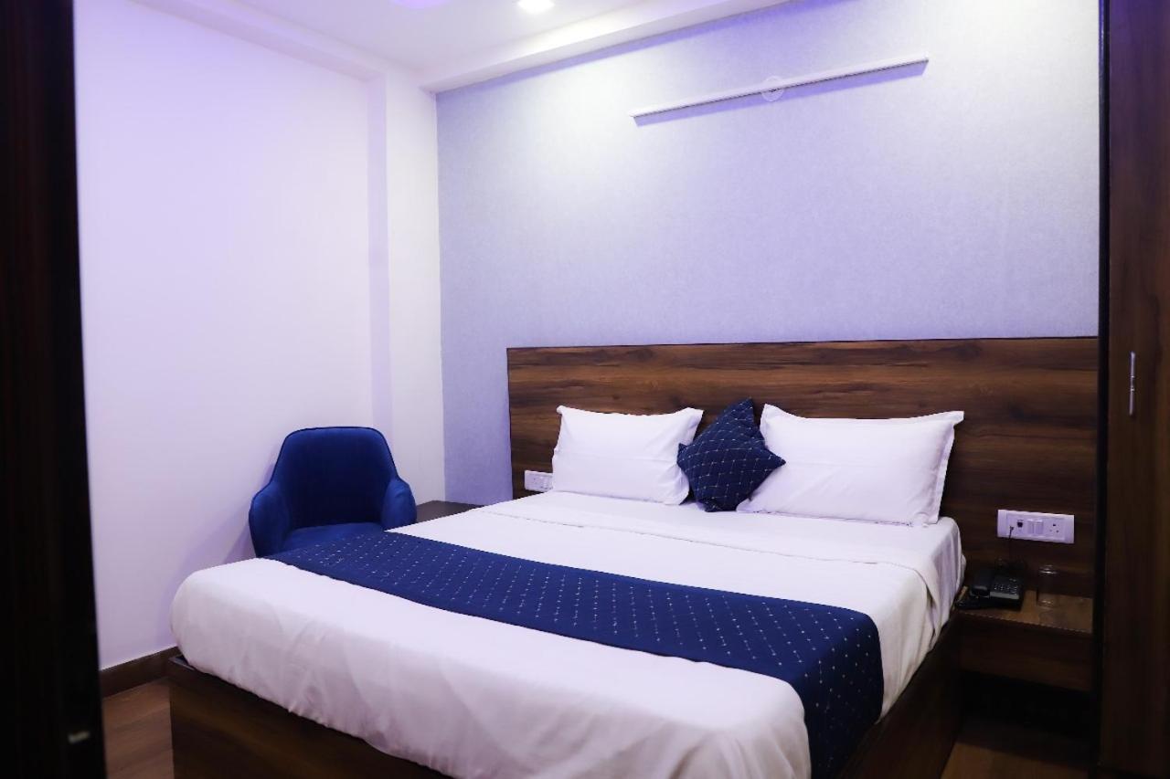 Bed and Breakfast Surya International Nowe Delhi Zewnętrze zdjęcie