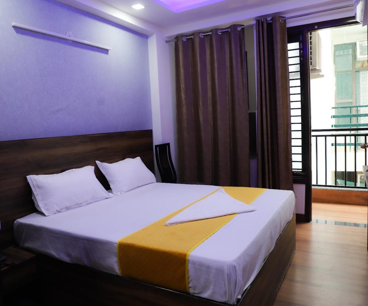 Bed and Breakfast Surya International Nowe Delhi Zewnętrze zdjęcie