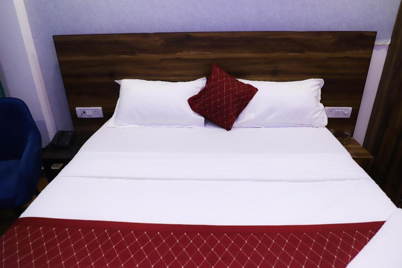 Bed and Breakfast Surya International Nowe Delhi Zewnętrze zdjęcie