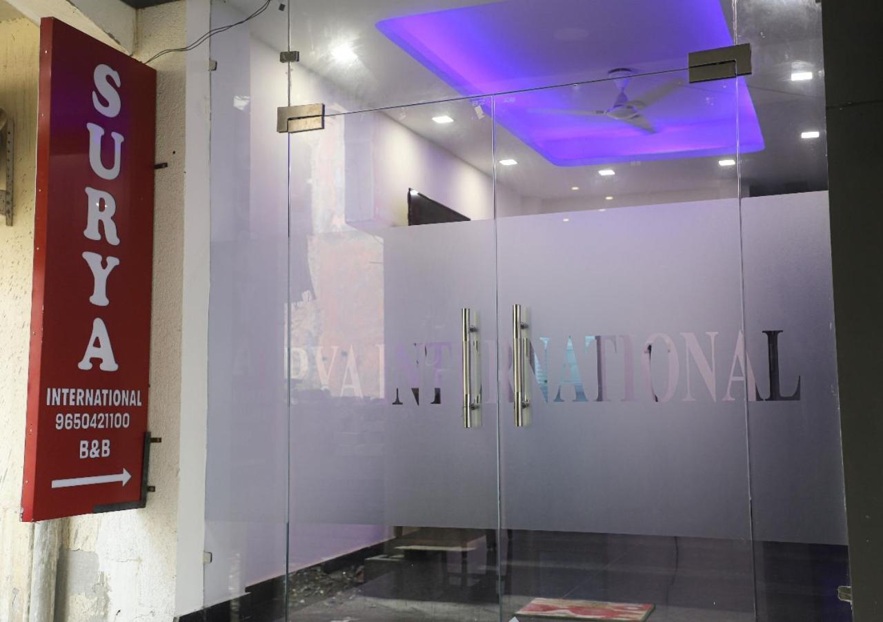 Bed and Breakfast Surya International Nowe Delhi Zewnętrze zdjęcie