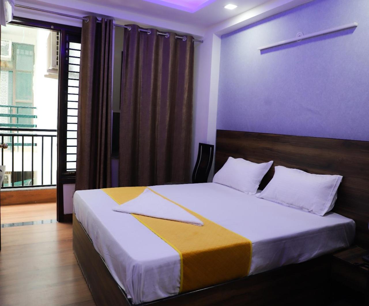 Bed and Breakfast Surya International Nowe Delhi Zewnętrze zdjęcie