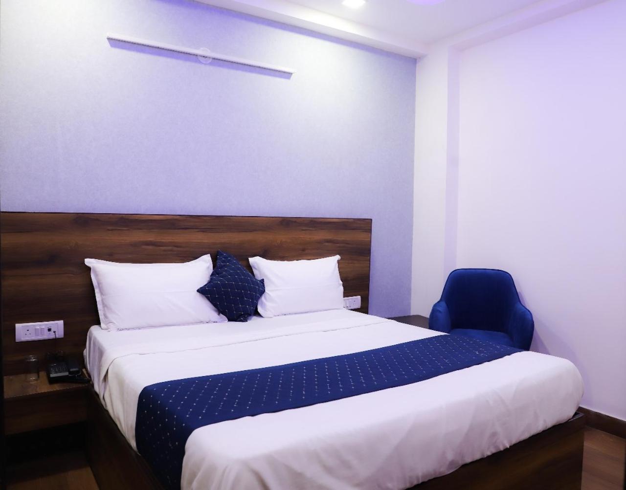 Bed and Breakfast Surya International Nowe Delhi Zewnętrze zdjęcie