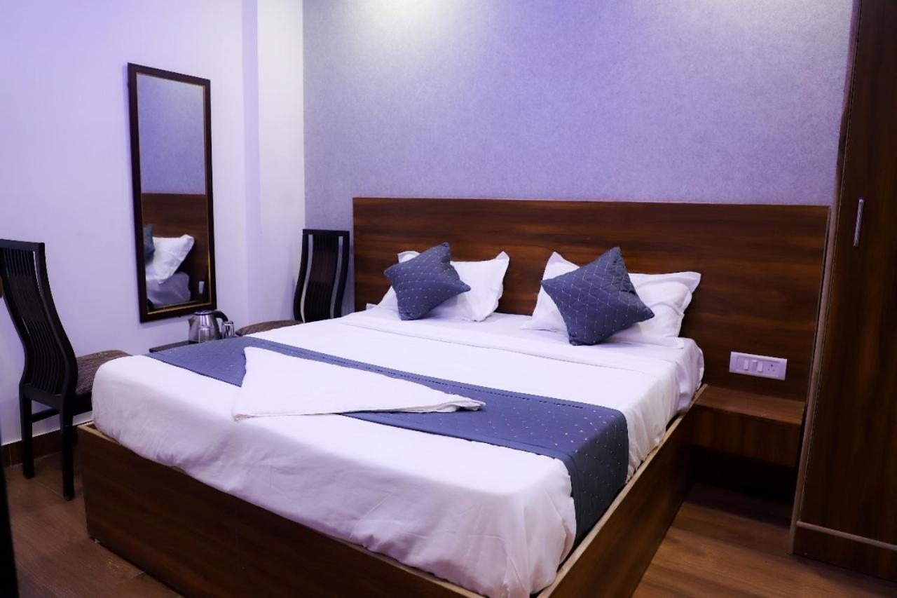 Bed and Breakfast Surya International Nowe Delhi Zewnętrze zdjęcie