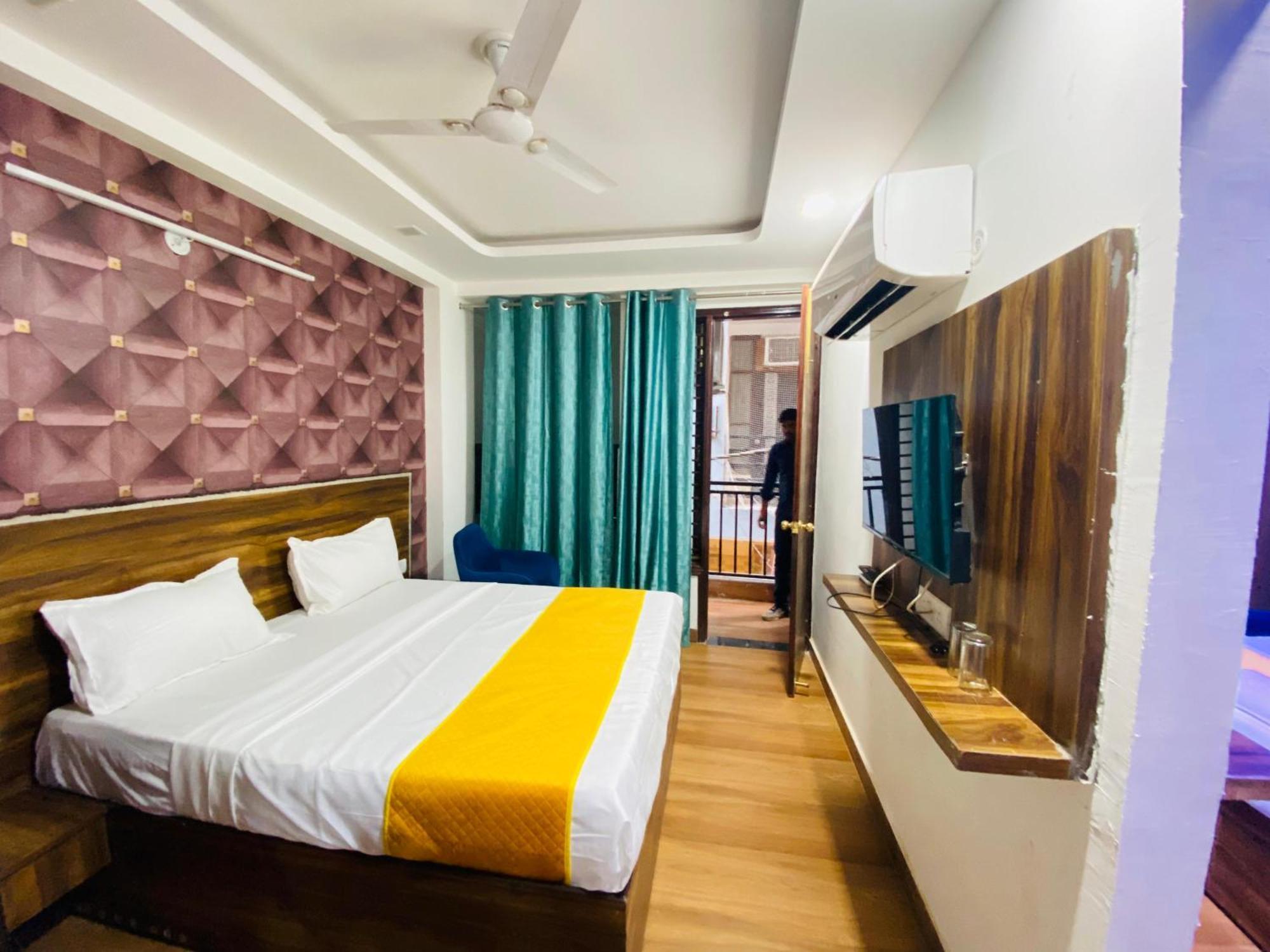 Bed and Breakfast Surya International Nowe Delhi Zewnętrze zdjęcie