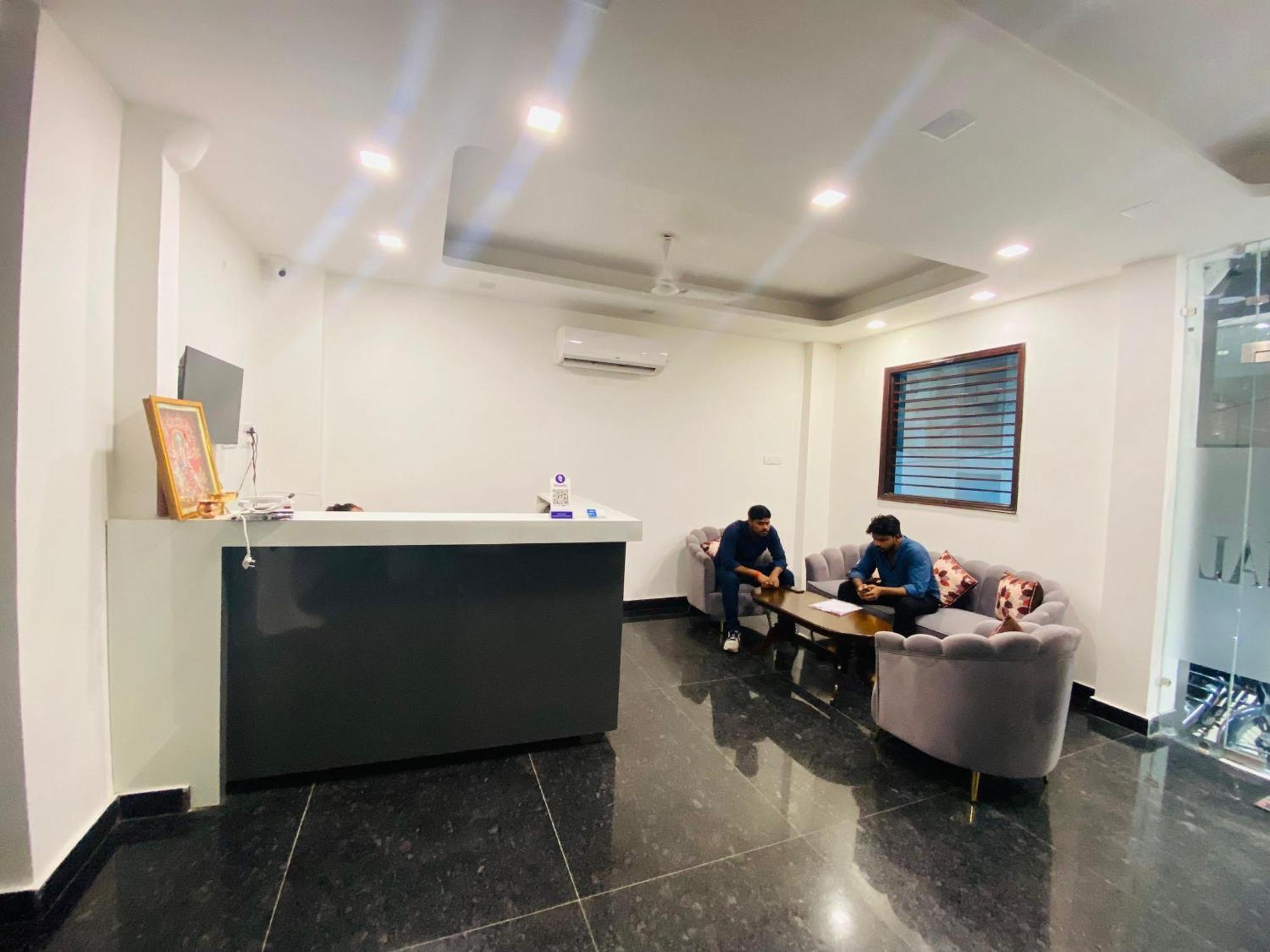 Bed and Breakfast Surya International Nowe Delhi Zewnętrze zdjęcie