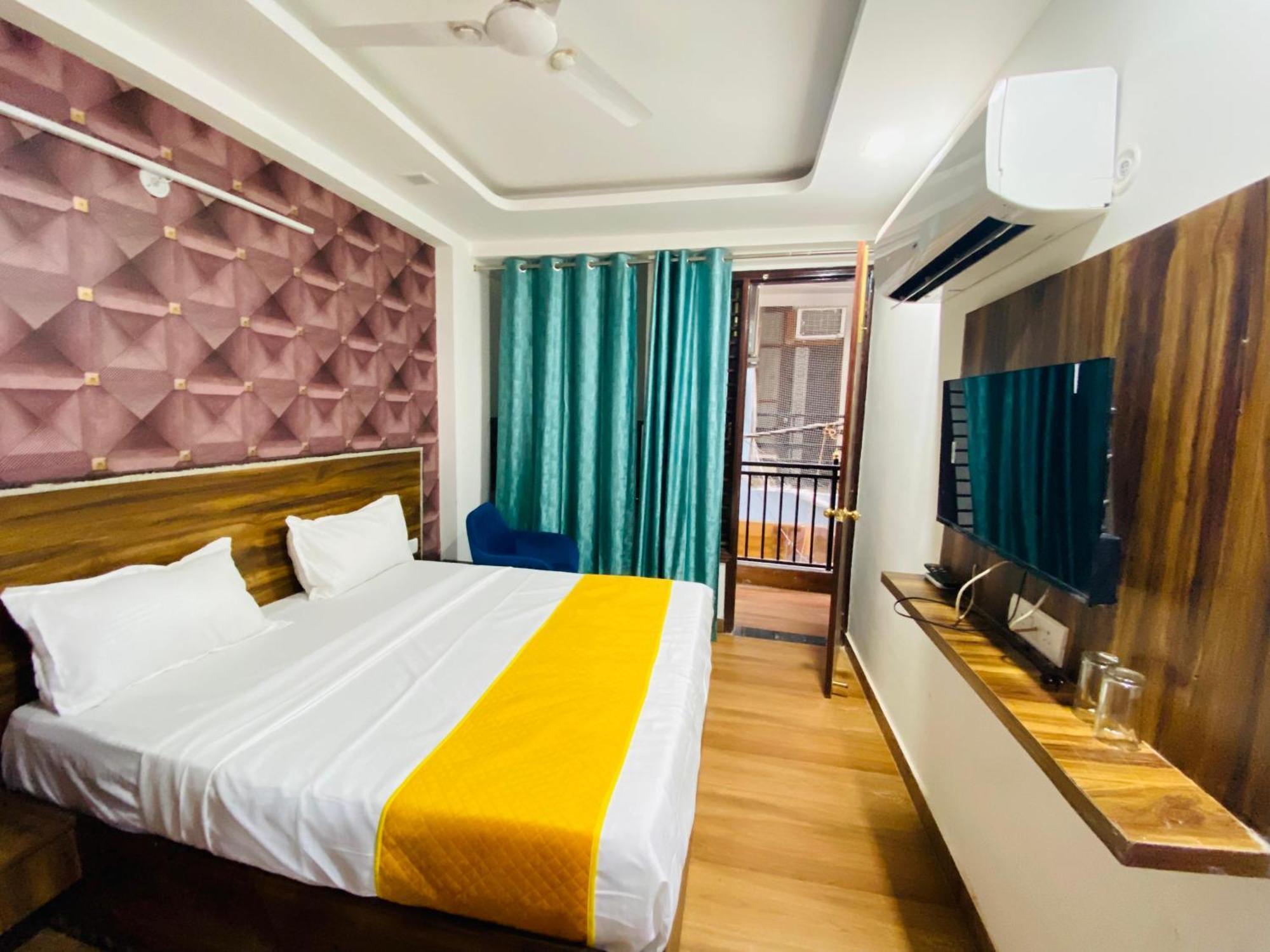 Bed and Breakfast Surya International Nowe Delhi Zewnętrze zdjęcie