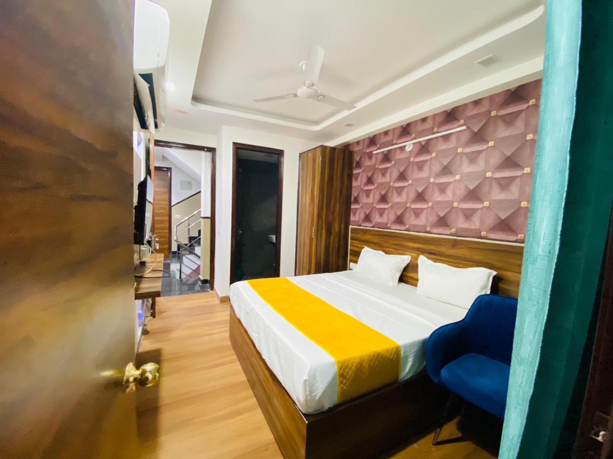 Bed and Breakfast Surya International Nowe Delhi Zewnętrze zdjęcie