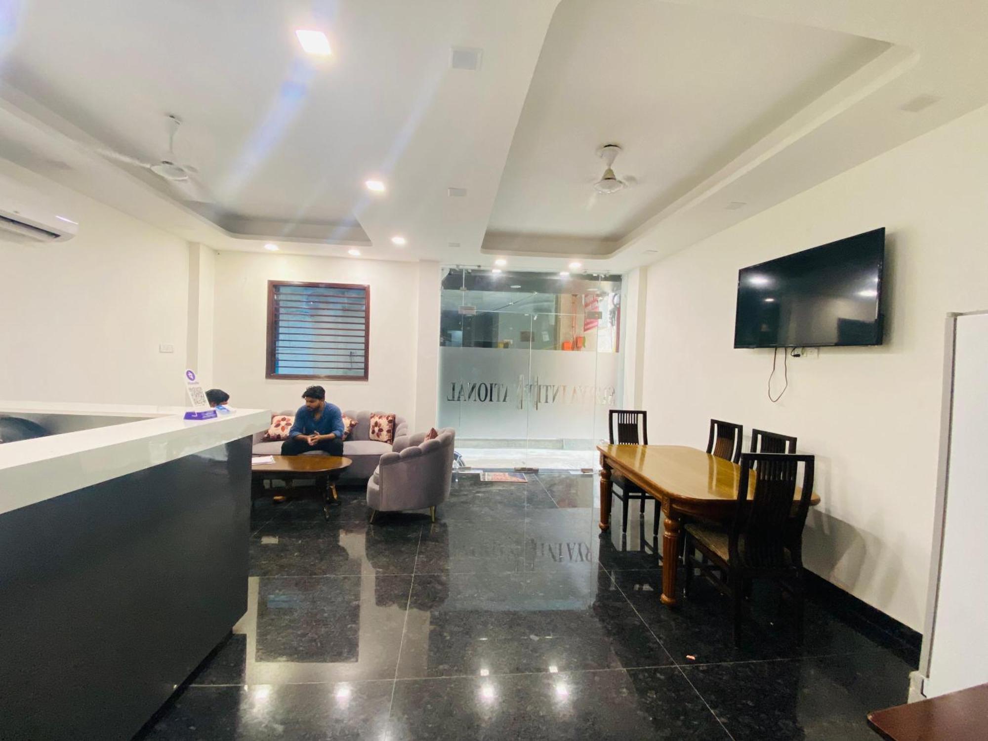 Bed and Breakfast Surya International Nowe Delhi Zewnętrze zdjęcie