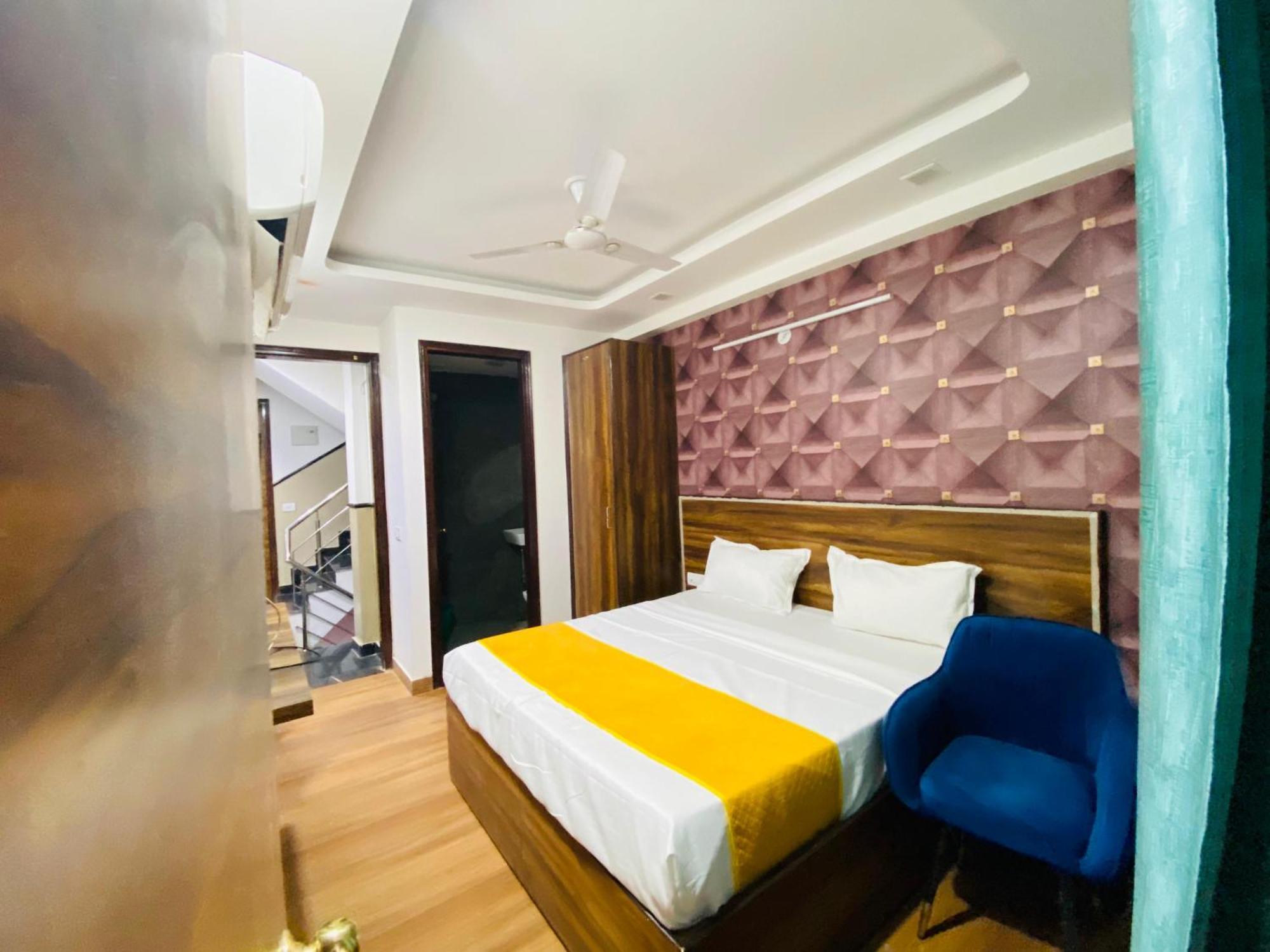 Bed and Breakfast Surya International Nowe Delhi Zewnętrze zdjęcie