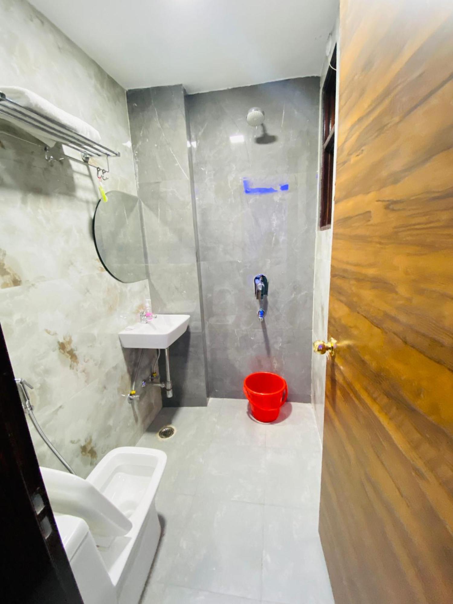 Bed and Breakfast Surya International Nowe Delhi Zewnętrze zdjęcie